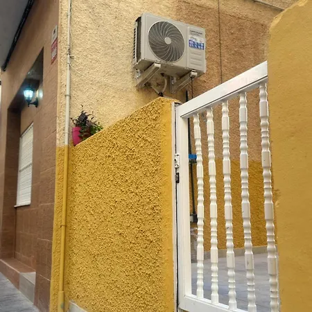 Acogedor Bajo En Playa Del Cura