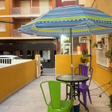 Acogedor Bajo En Playa Del Cura *