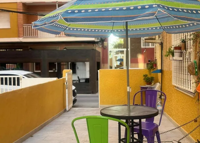 Acogedor Bajo En Playa Del Cura *